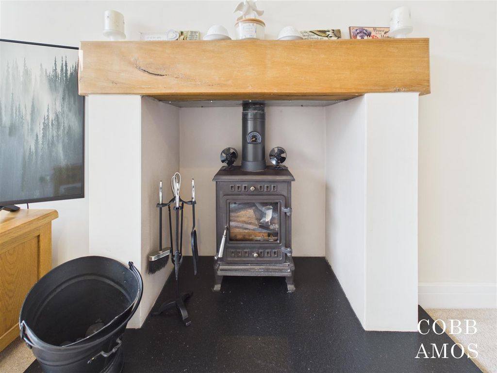Property photo 3 of 18 Cam03722G0-Pr0142-Still005.Jpg