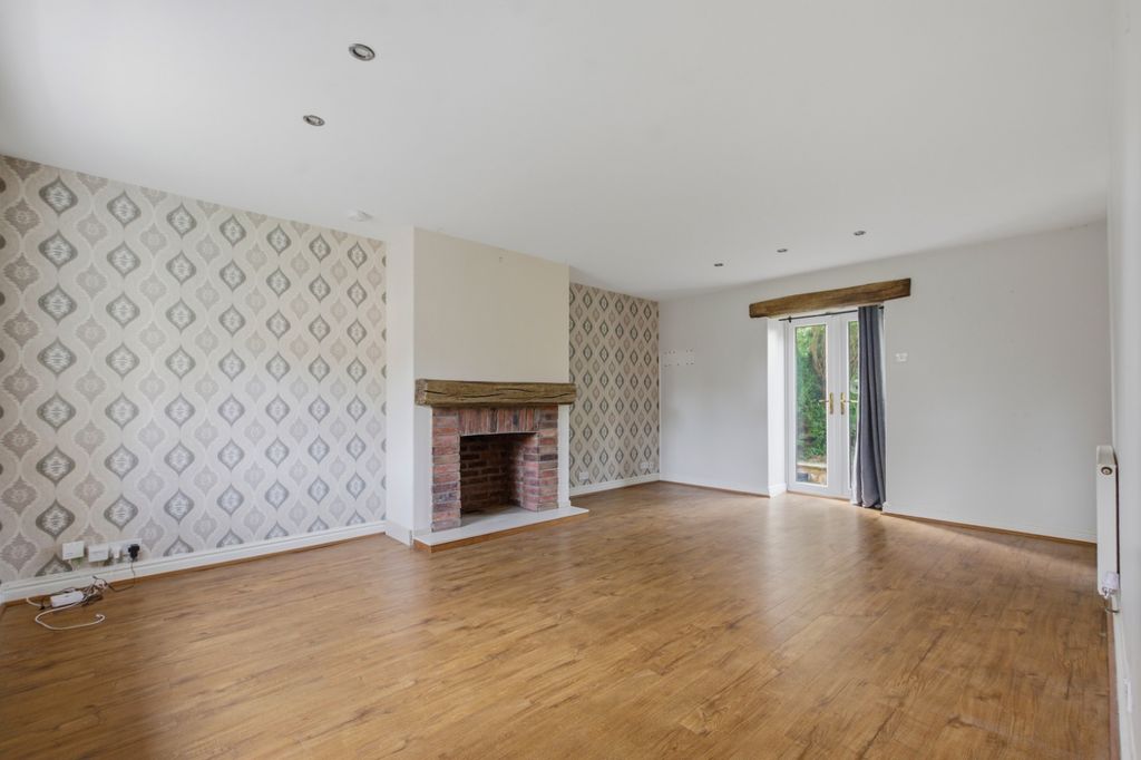 Property photo 2 of 26 5204893