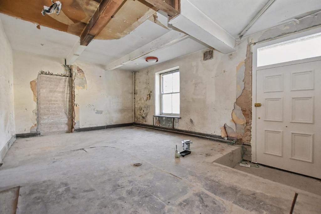 Property photo 3 of 12 Photo 3