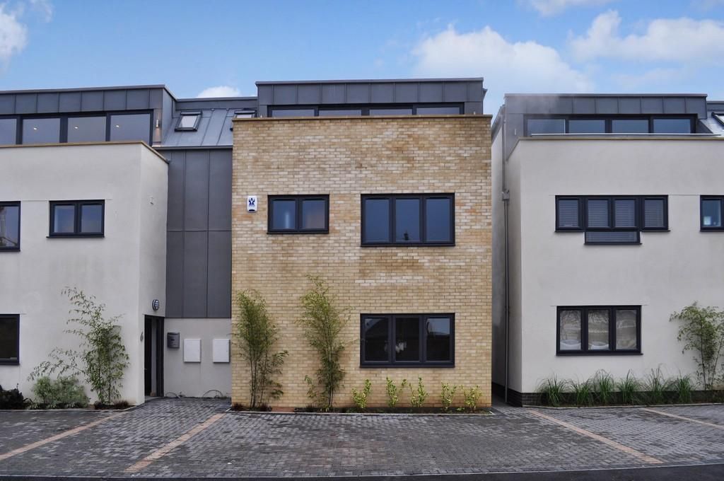 Property photo 1 of 13 External