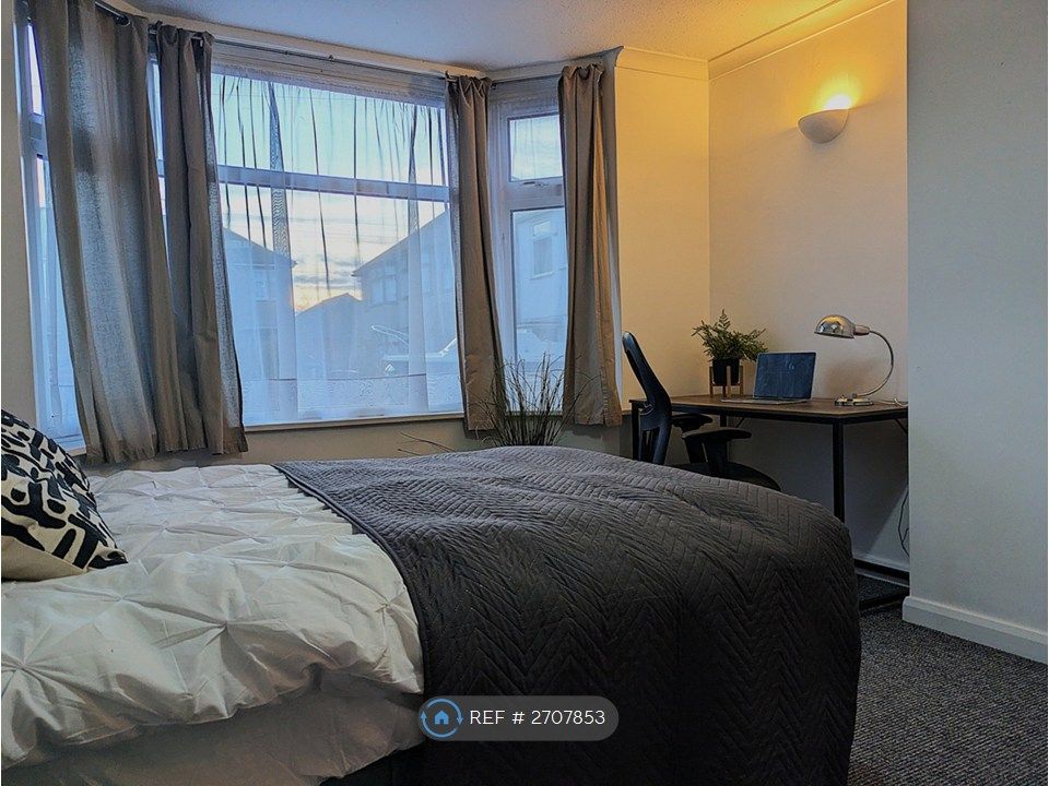 Property photo 3 of 9 Room 1