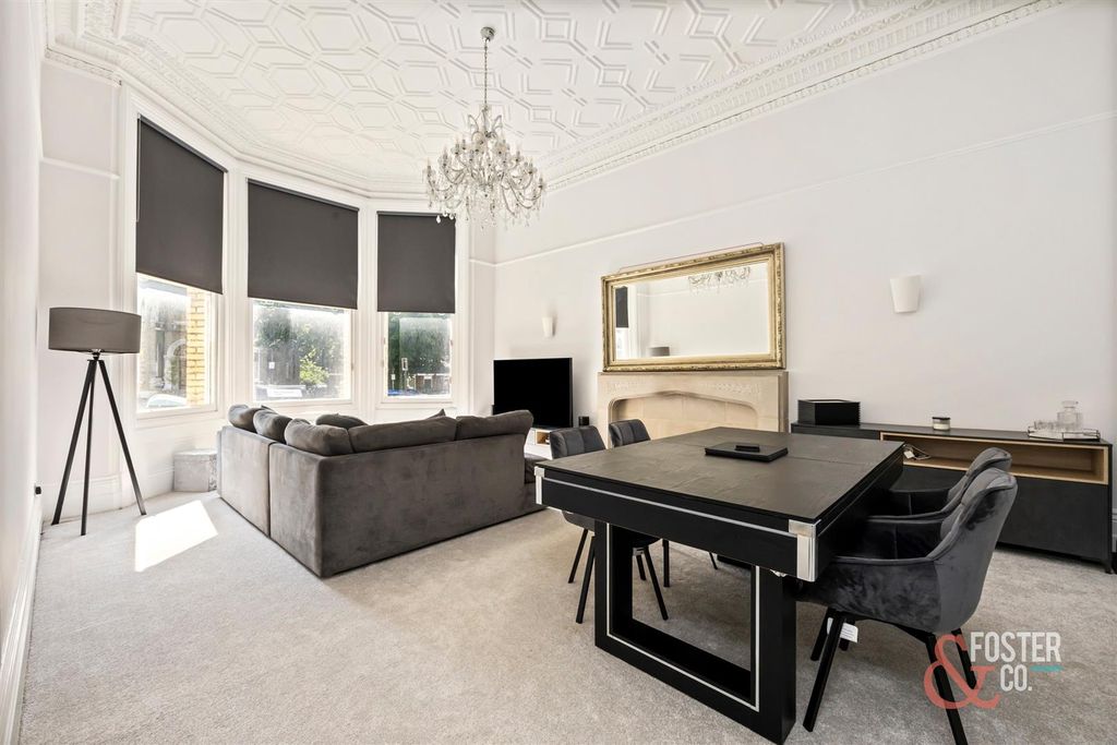 Property photo 3 of 39 Eaton Garden Mansions, 12-006.Jpg