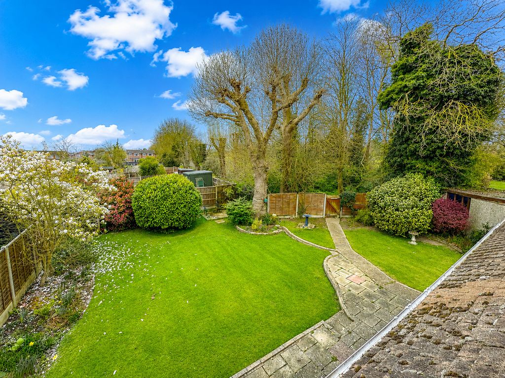 Property photo 2 of 24