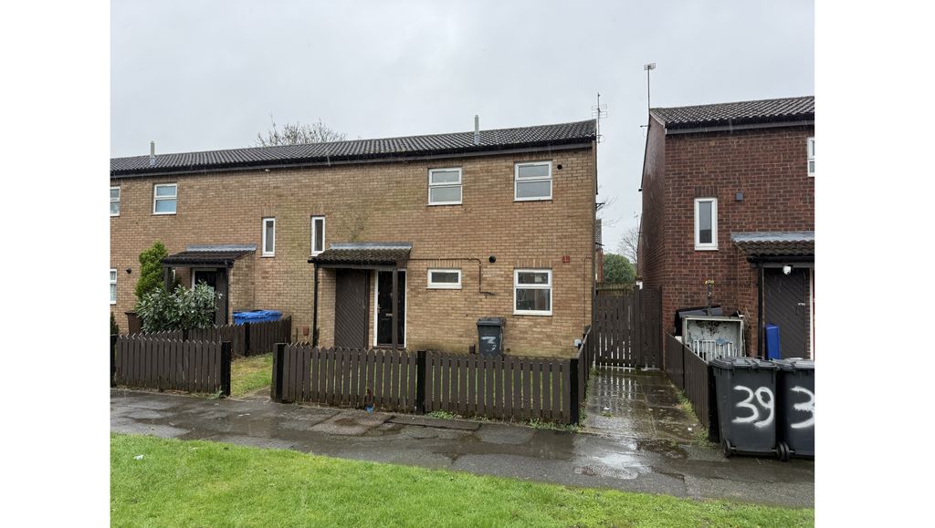 Property photo 1 of 31 37 White.Jpg