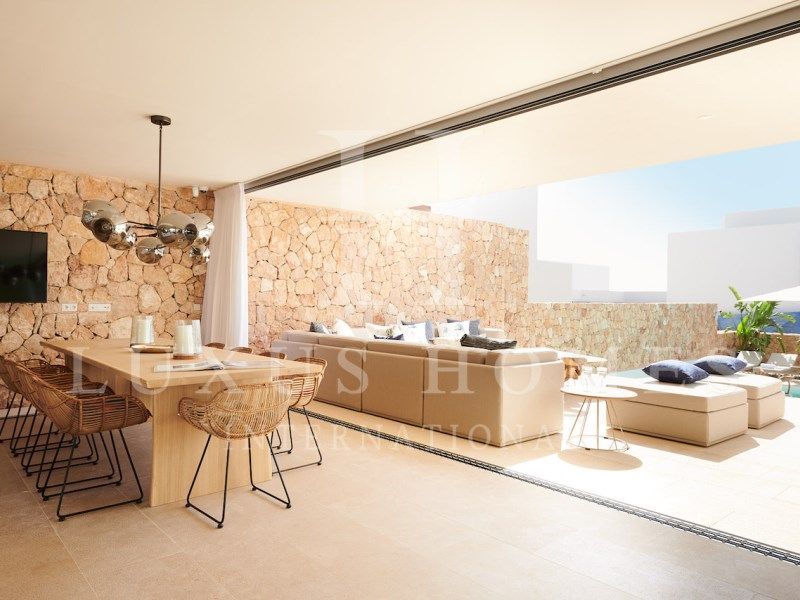 Property photo 1 of 26