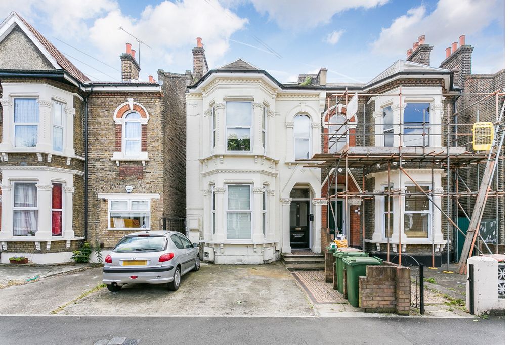 Property photo 1 of 11 1206201821_Ptfg_42B