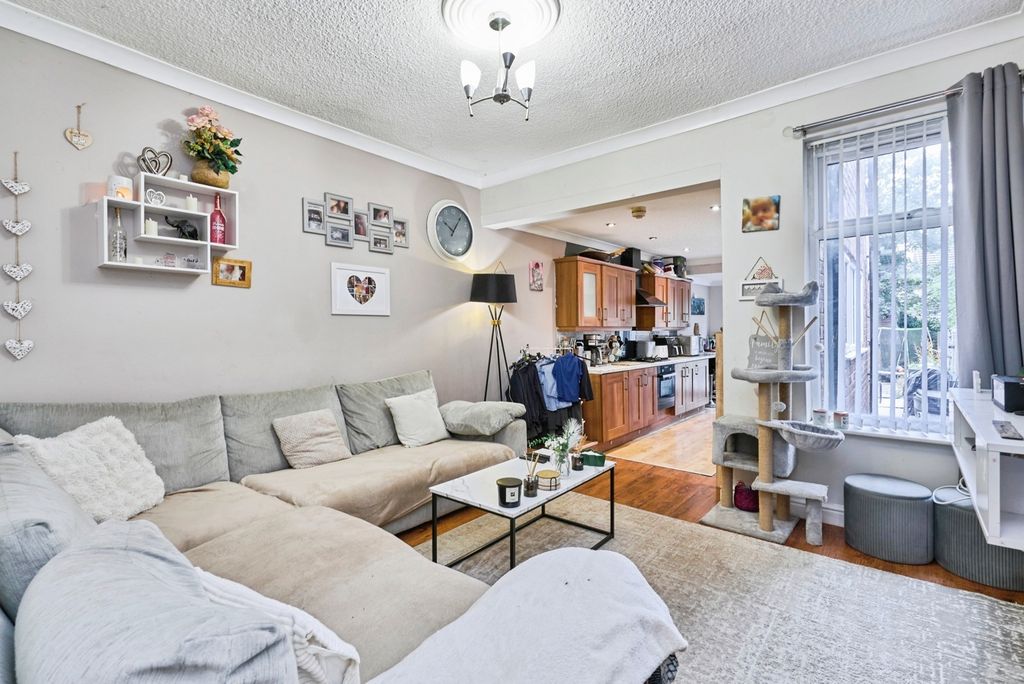 Property photo 2 of 17 Pbox-Img.Jpg