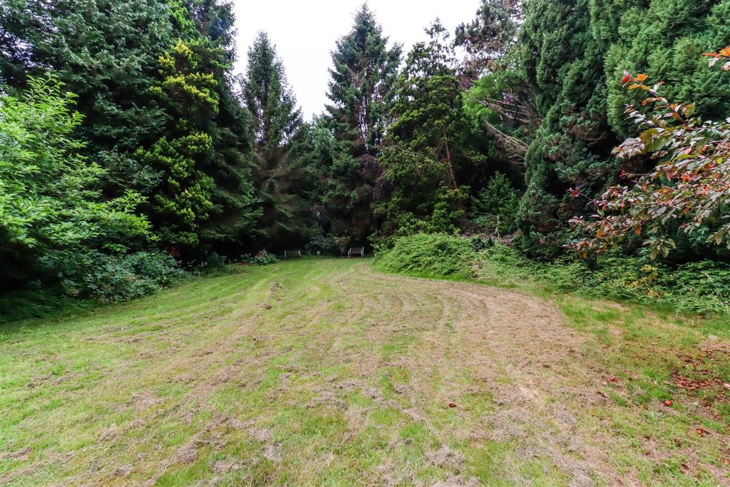 Property photo 2 of 38 Hallam Grange (1).Jpg