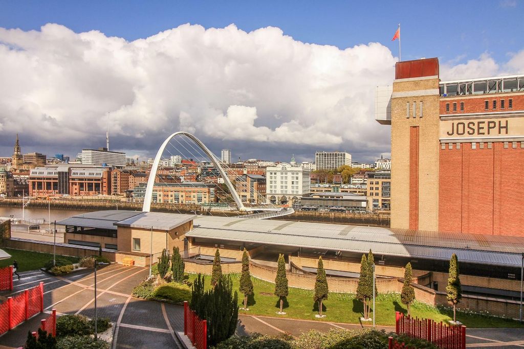 Property photo 2 of 11 External