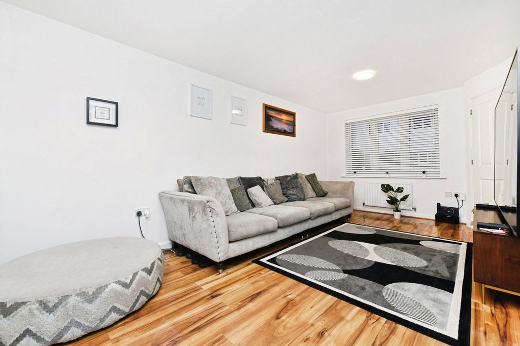 Property photo 2 of 17 Living Room