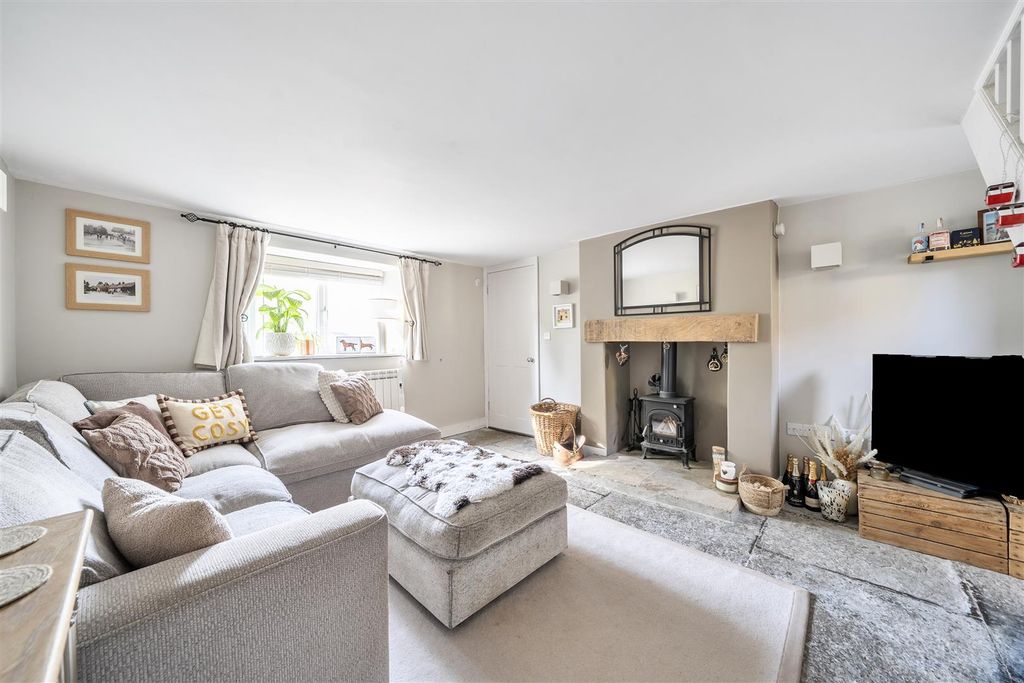 Property photo 3 of 16 Living Room