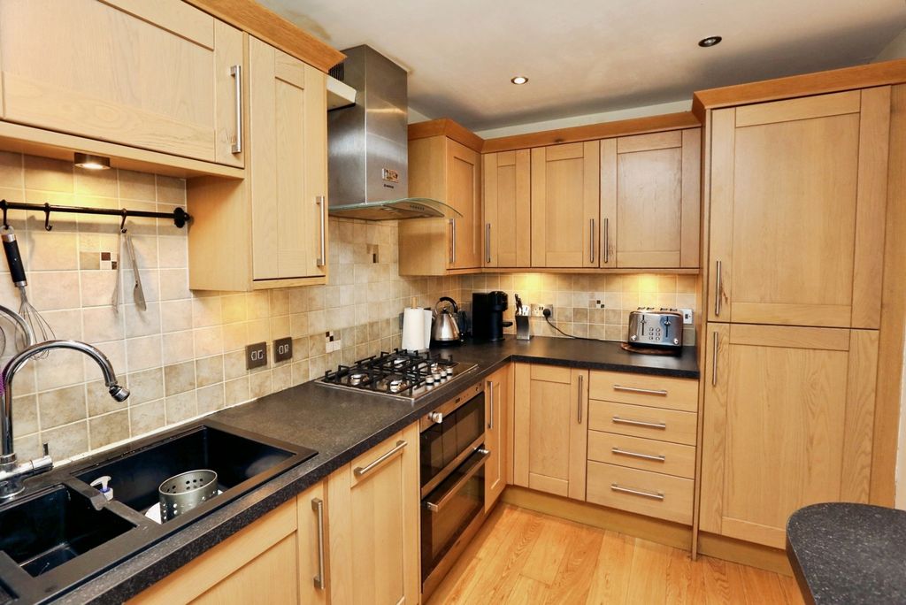 Property photo 2 of 12 Pbox-Img.Jpg