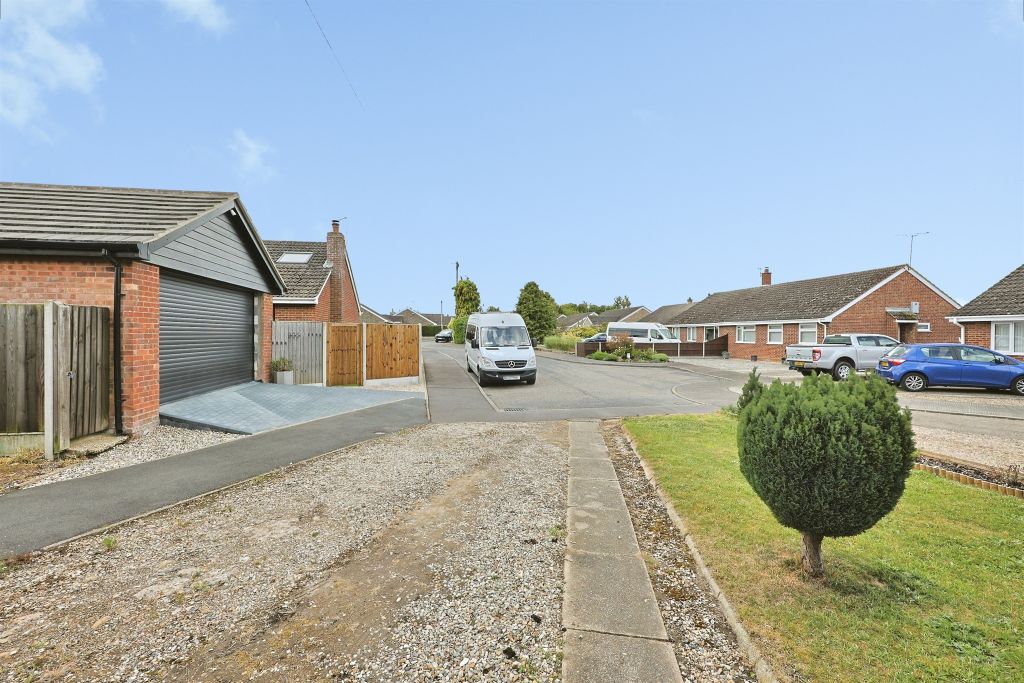 Property photo 2 of 14