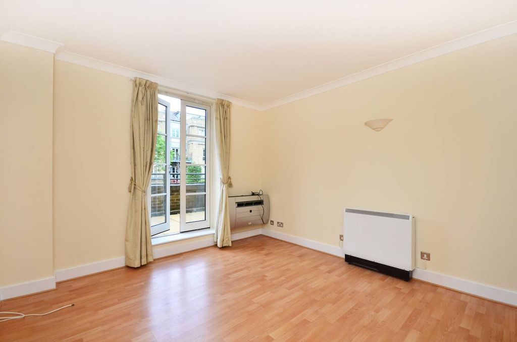 Property photo 2 of 8