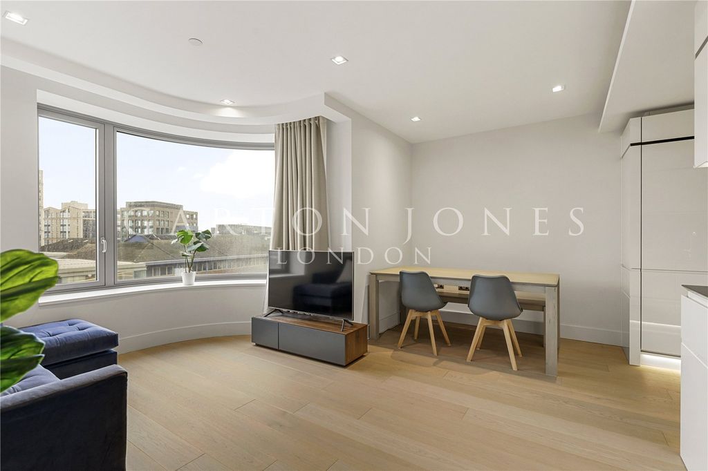 Property photo 3 of 26 Reception