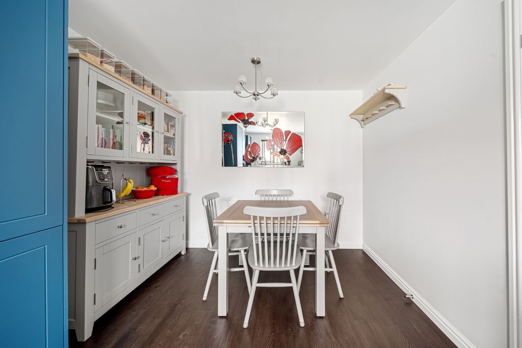 Property photo 3 of 20 4296013