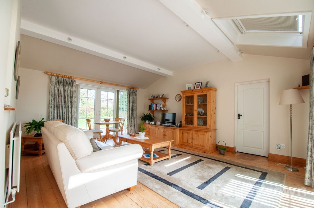 Property photo 3 of 52