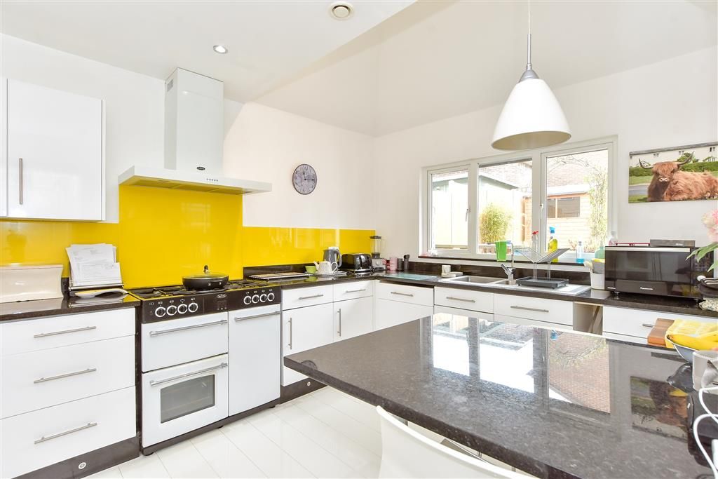 Property photo 1 of 14 Kitchen