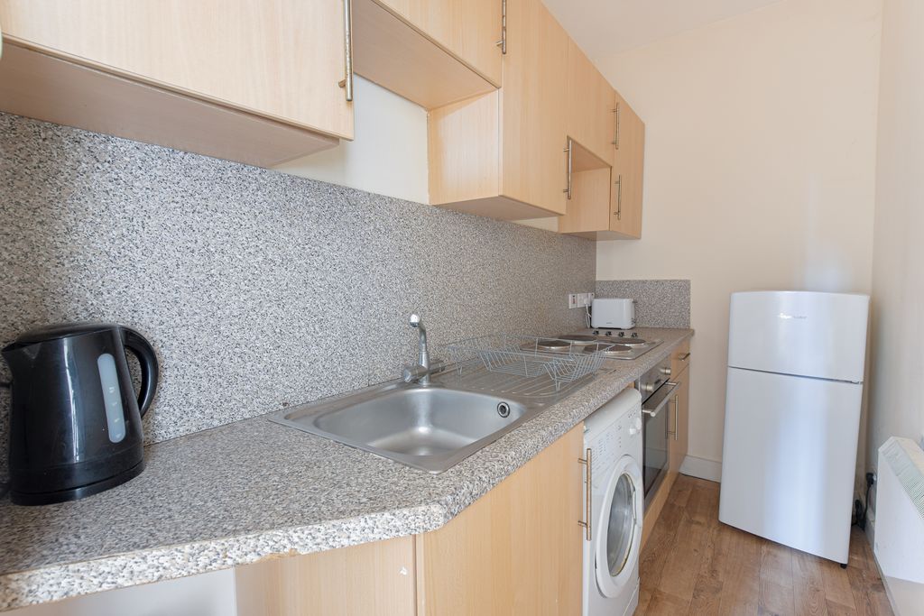 Property photo 1 of 7 Kitchen