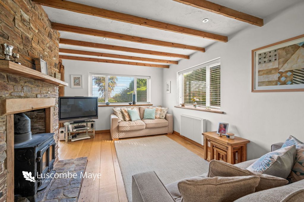 Property photo 3 of 16