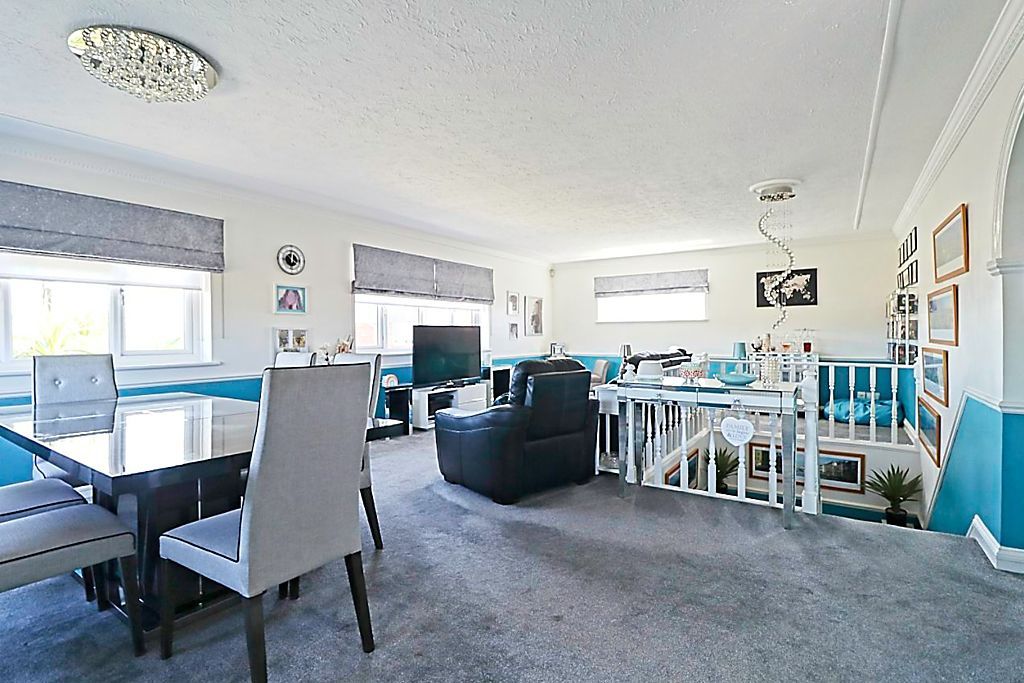 Property photo 2 of 29 Living / Dining Room