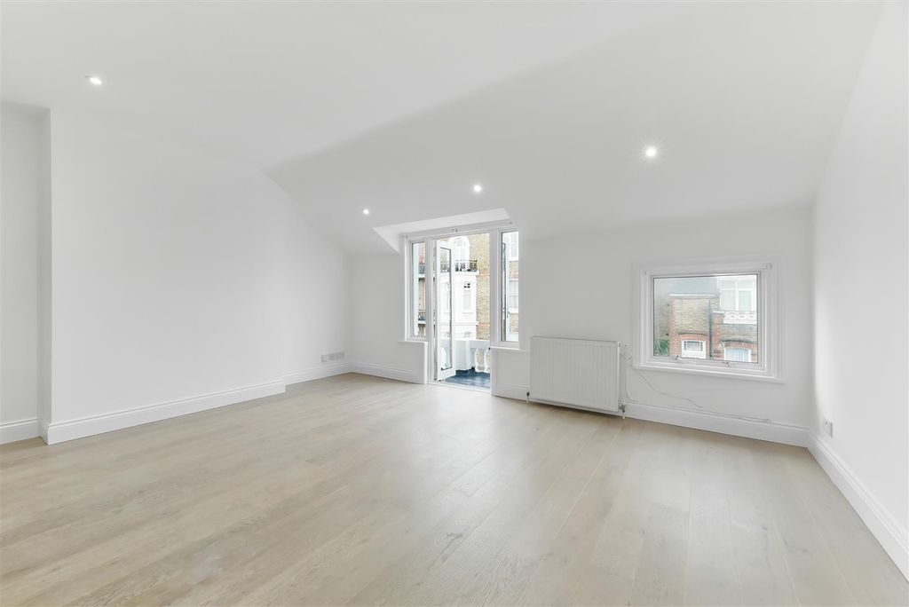 Property photo 2 of 12 1 (8).Jpg