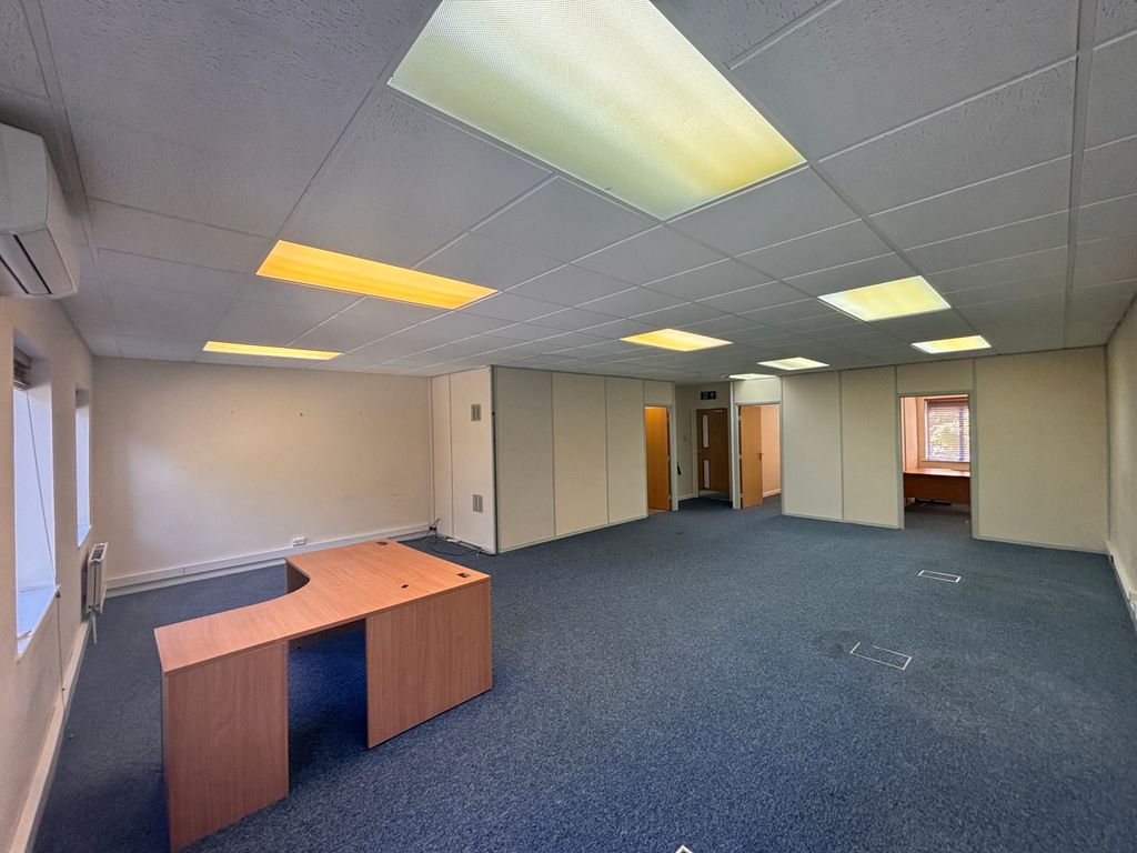 Property photo 2 of 9 Picture No. 23