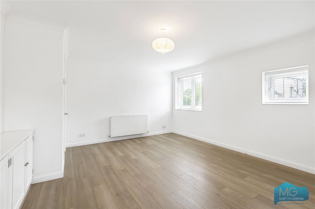 Property photo 2 of 18 Picture No. 09