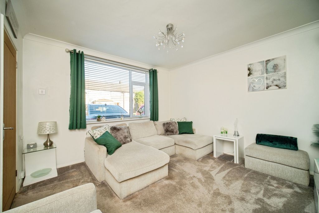 Property photo 2 of 20