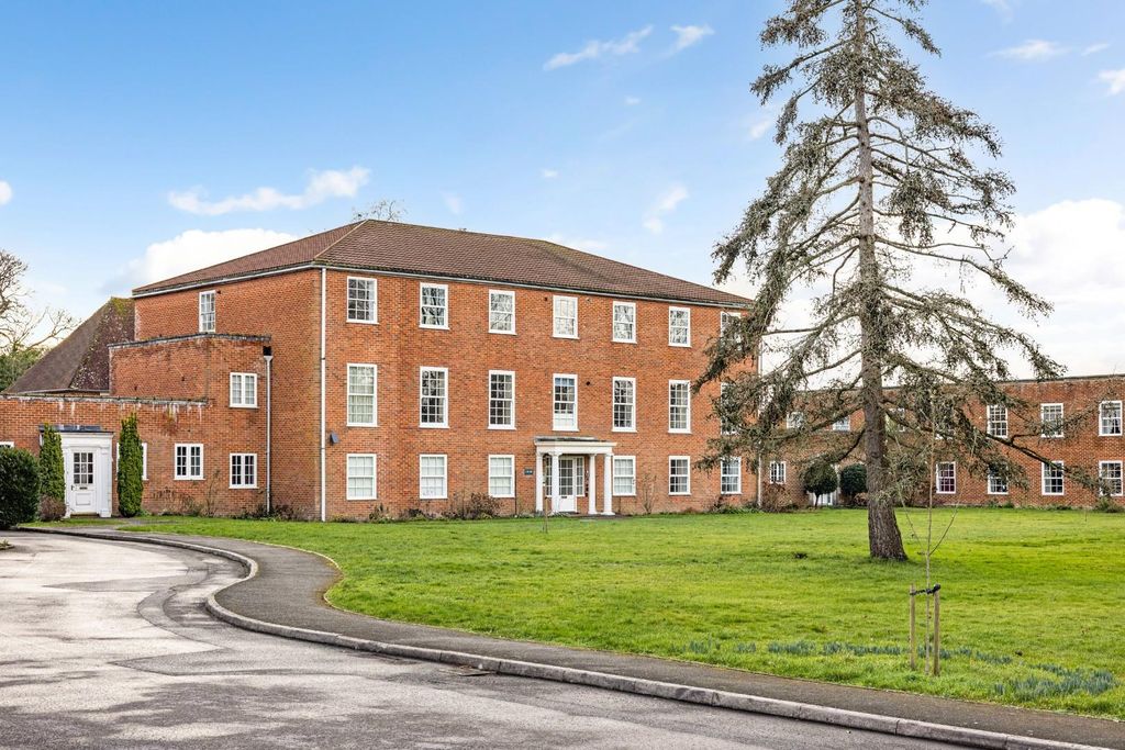 Property photo 1 of 15 102354_137 The Close-3.Jpg