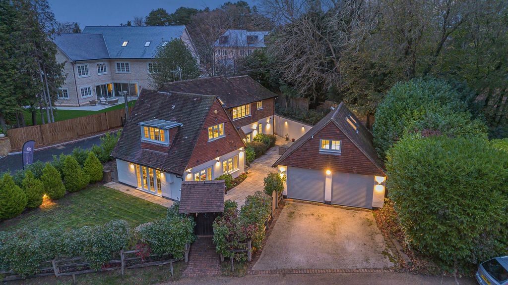 Property photo 1 of 32