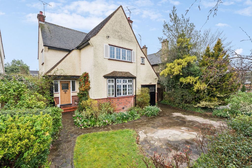 Property photo 1 of 18