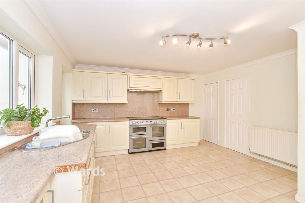 Property photo 3 of 14 Kitchen/Breakfast Room