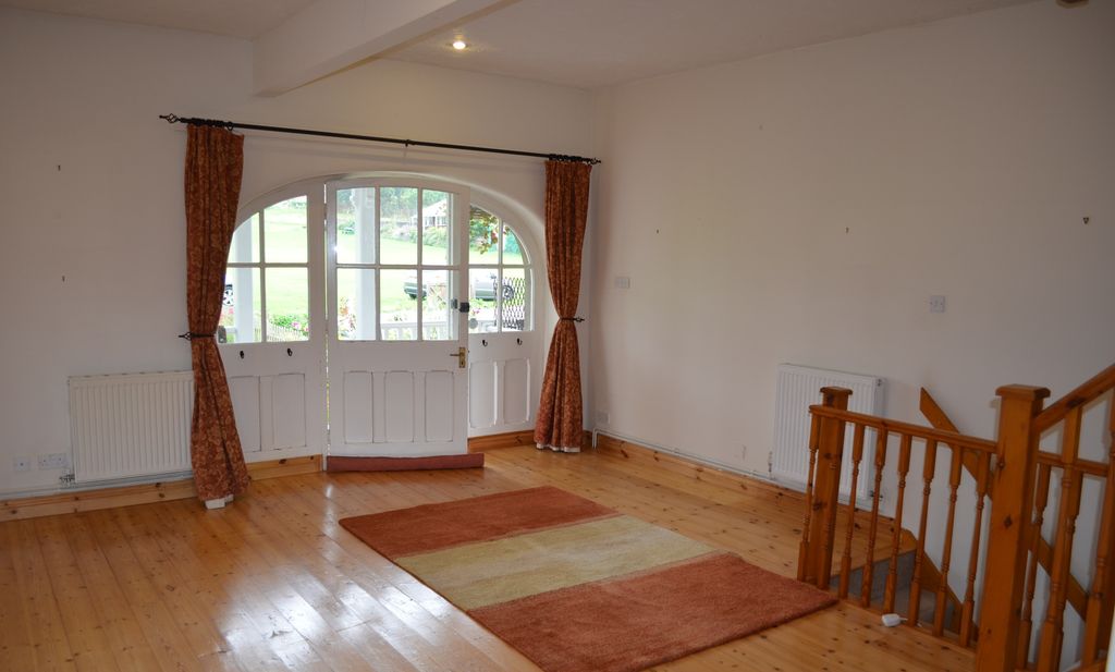 Property photo 2 of 5