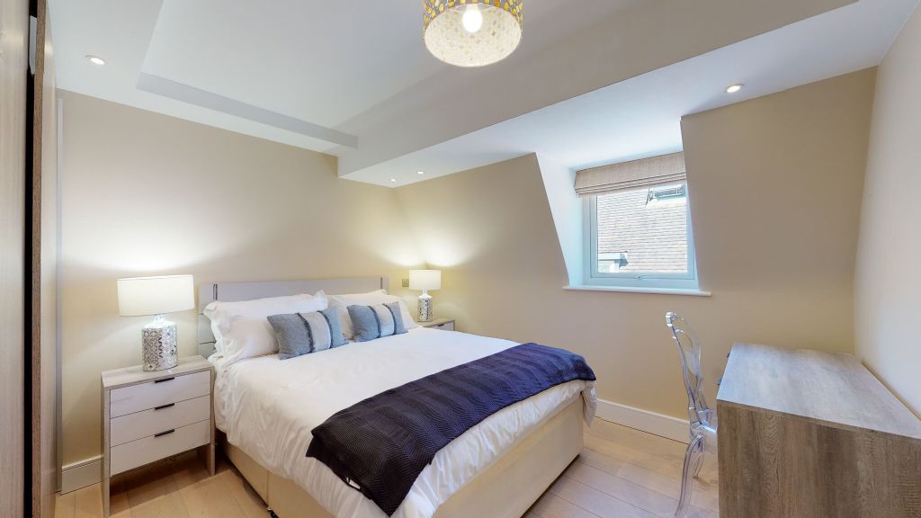 Property photo 3 of 16 Bedroom