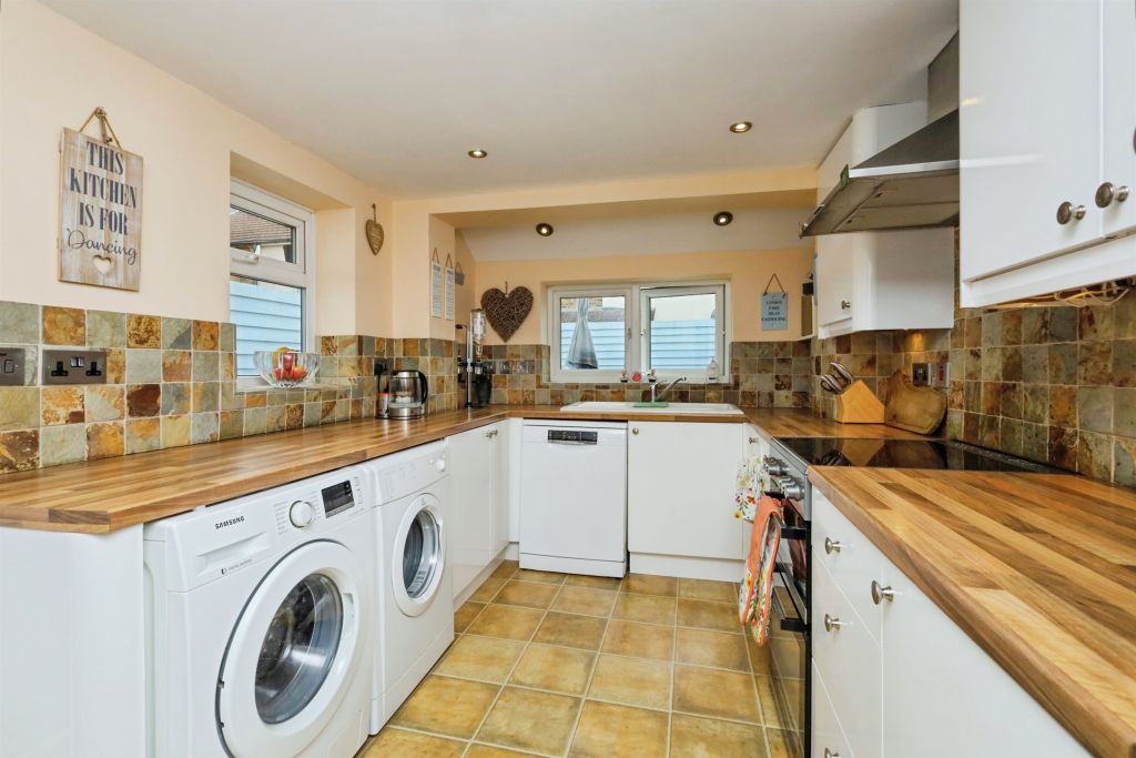 Property photo 3 of 17