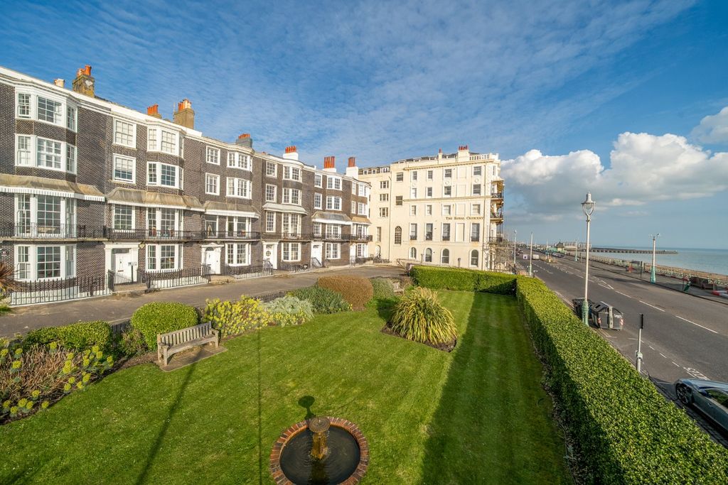 Additional image 27 of 7 bed terraced house for saleRoyal Crescent, Brighton, East Sussex BN2