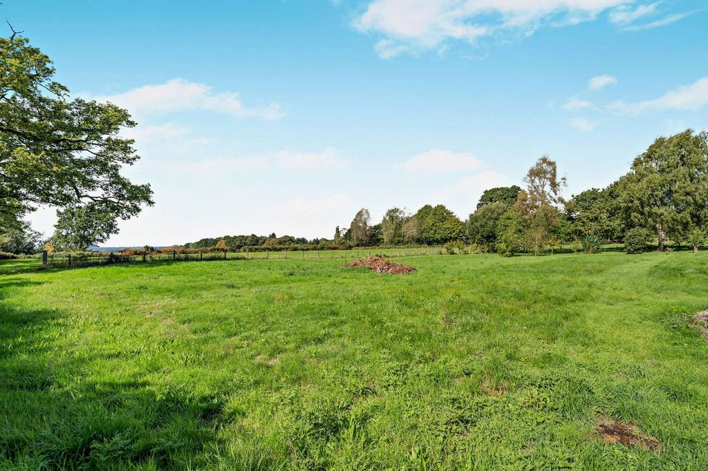 Property photo 3 of 20 Paddock