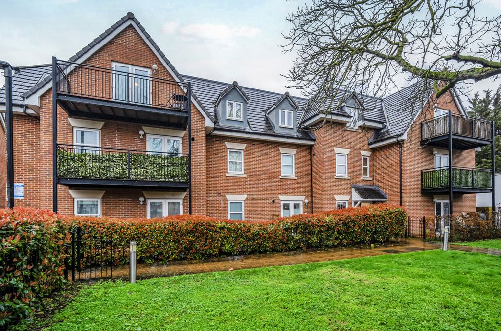 Property photo 1 of 21 1423749-20-69Ab02...