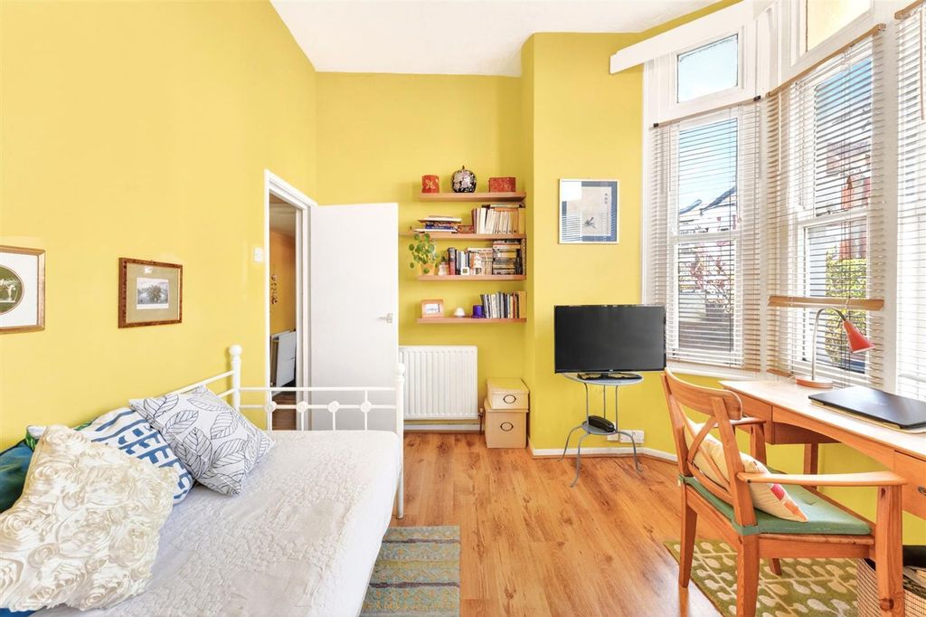 Property photo 3 of 8