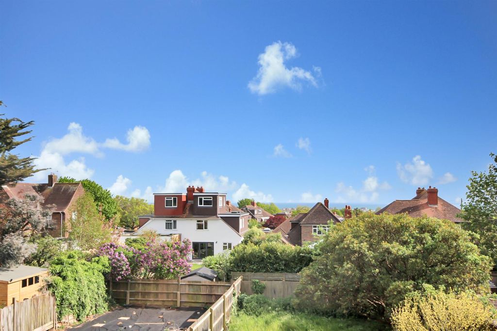 Property photo 3 of 12 Views