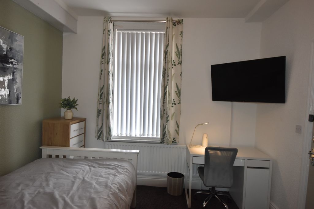 Property photo 1 of 3