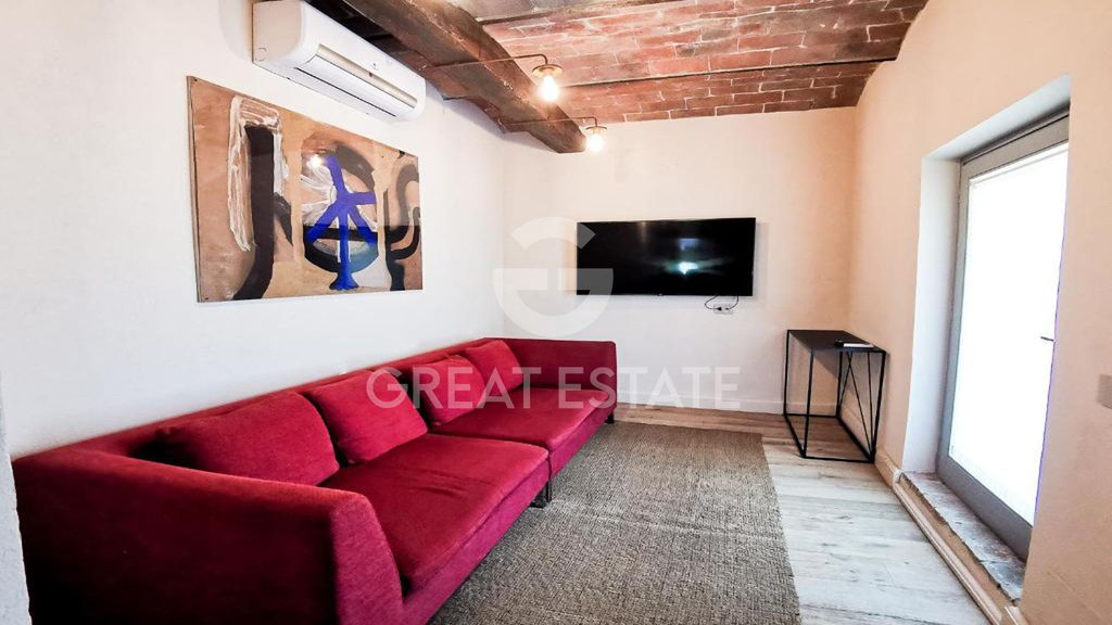 Property photo 2 of 20 Interiors