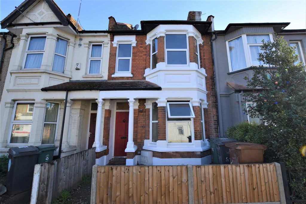 Property photo 1 of 6