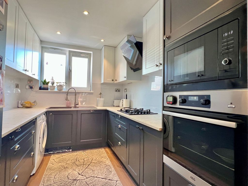 Property photo 2 of 19 Kitchen