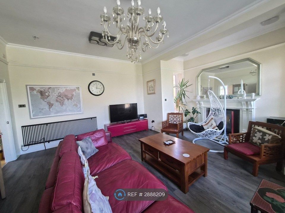 Property photo 3 of 29