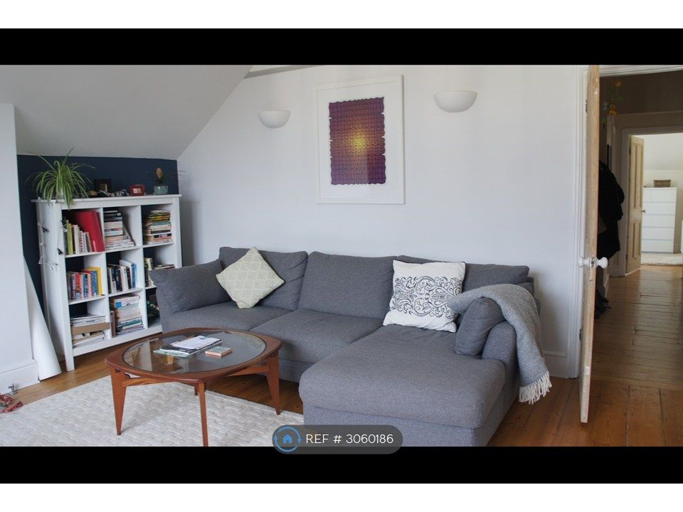 Property photo 3 of 28 Living Room
