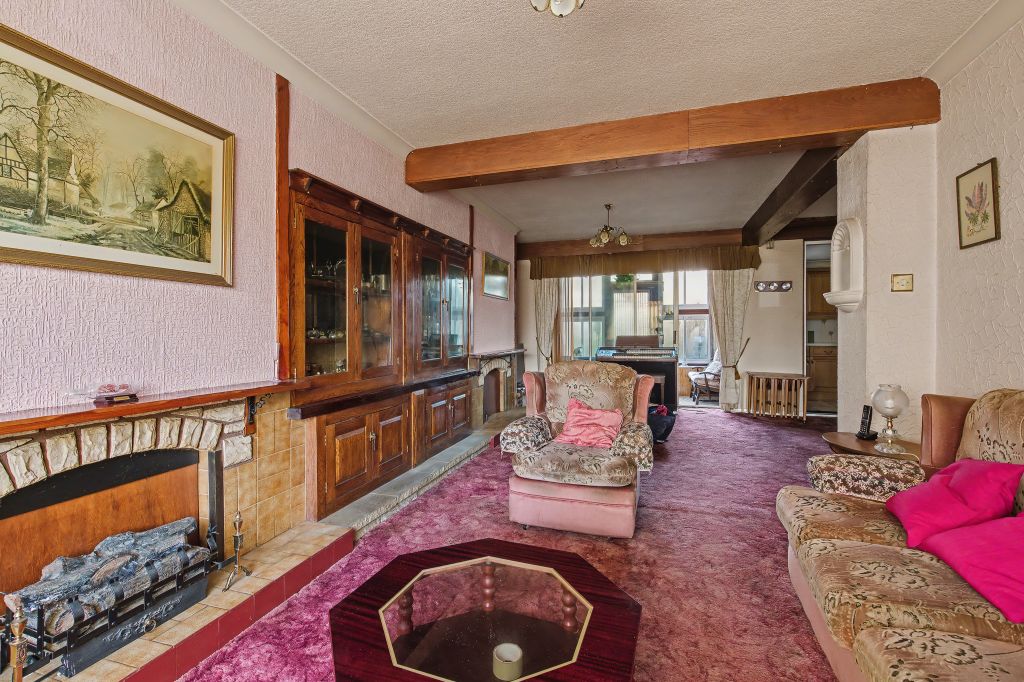 Property photo 2 of 21