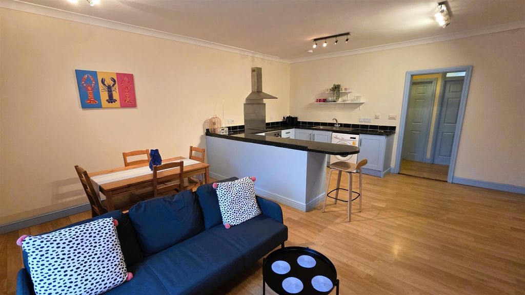 Property photo 2 of 14 Lounge -Kitchen (2).Jpg