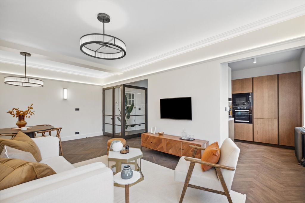 Property photo 3 of 24 Image